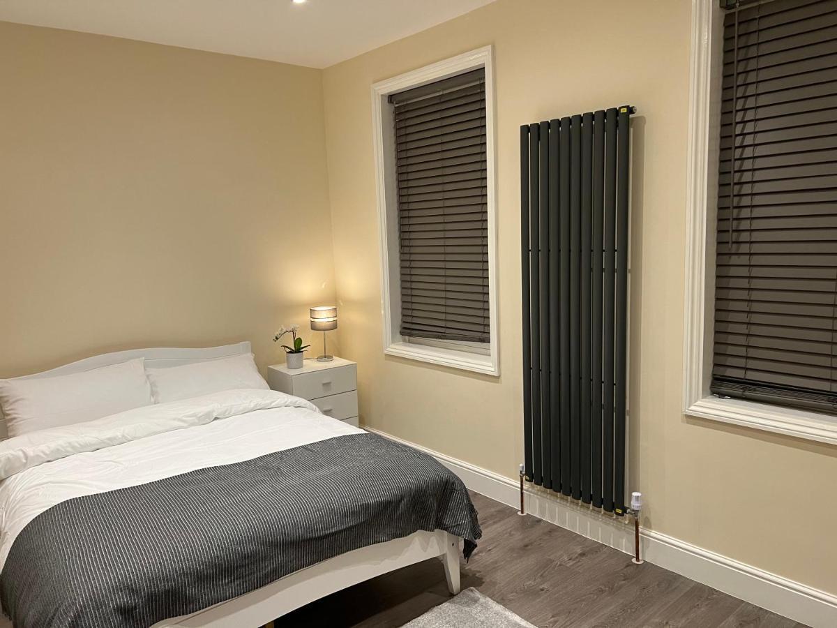 Beautiful Rooms Only Few Steps Away From Bruce Grove Tottenham Stadium London Exterior photo