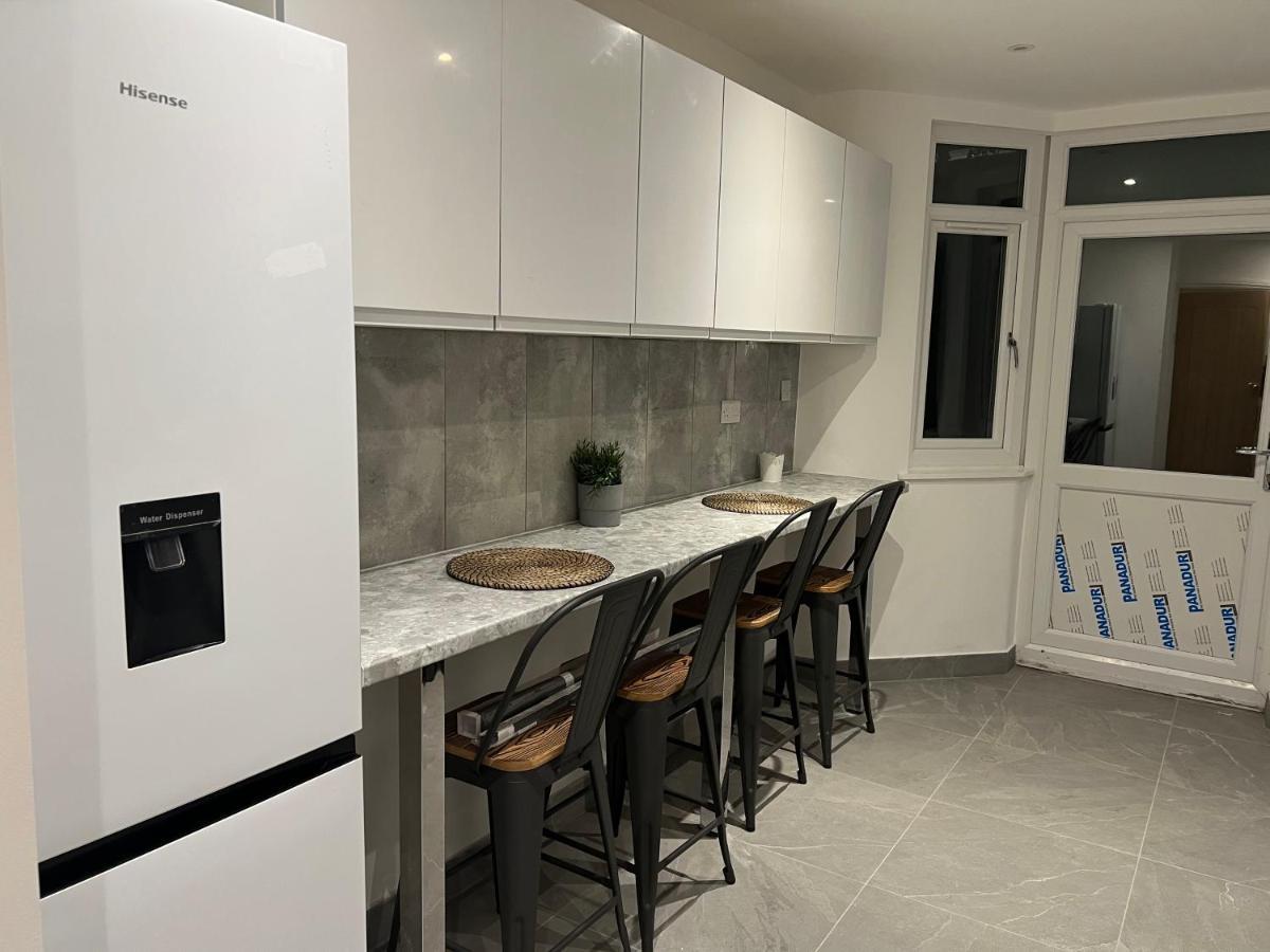 Beautiful Rooms Only Few Steps Away From Bruce Grove Tottenham Stadium London Exterior photo